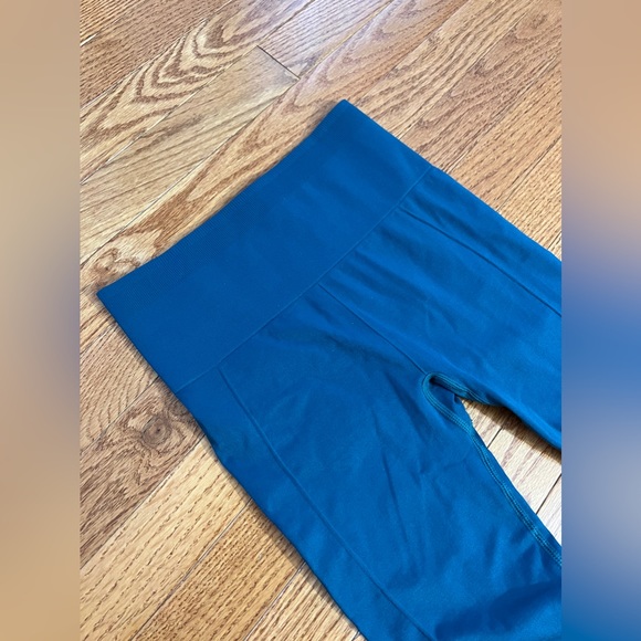 Fabletics XS Blue Nova Leggings - Picture 2 of 5